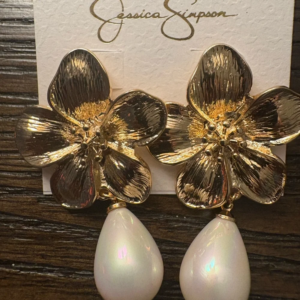 NEW Jessica Simpson Flower Earrings